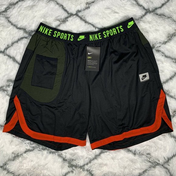NIKE Sportswear Sport Clash Training Shorts Black - Picture 2 of 7